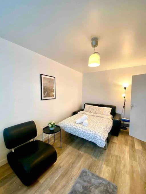 Luxsuite Aubervilliers Bagian luar foto